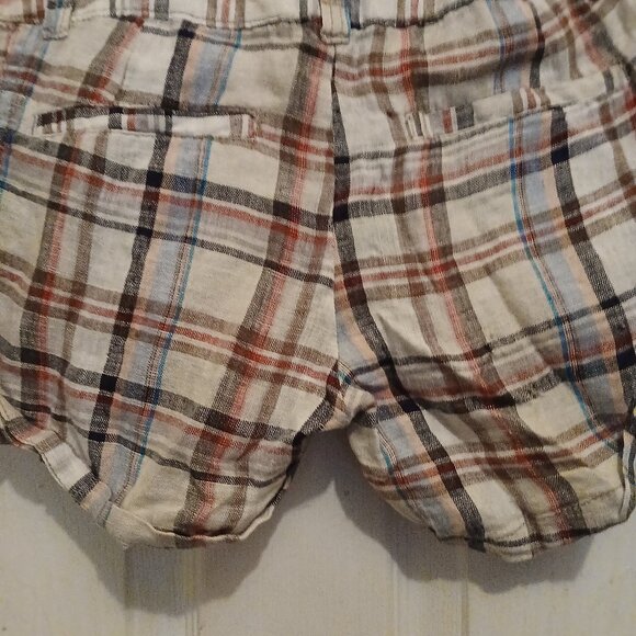 WE THE FREE SHORTS SIZE 4 - Picture 2 of 6